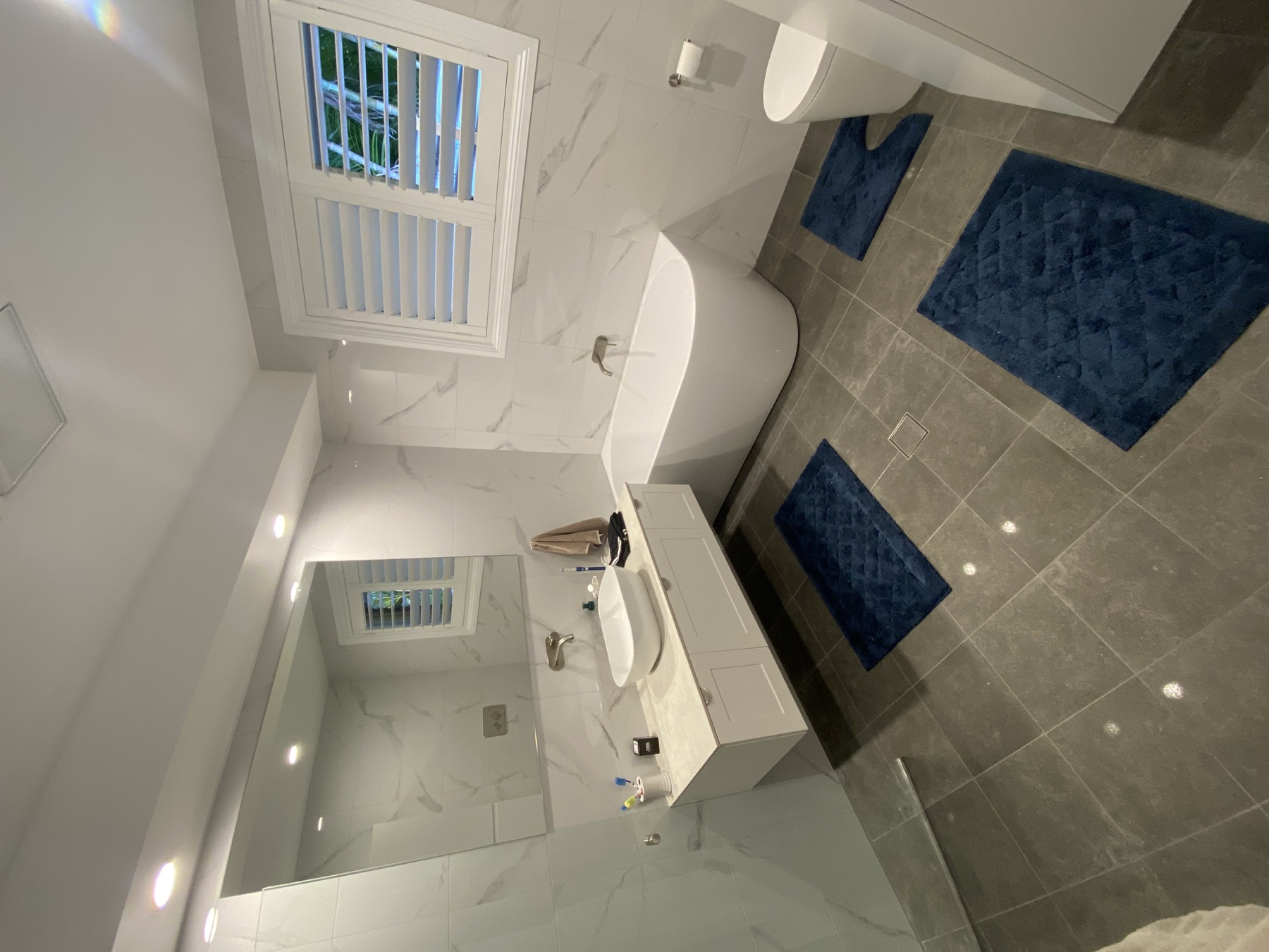 Marble-look bathroom renovation
